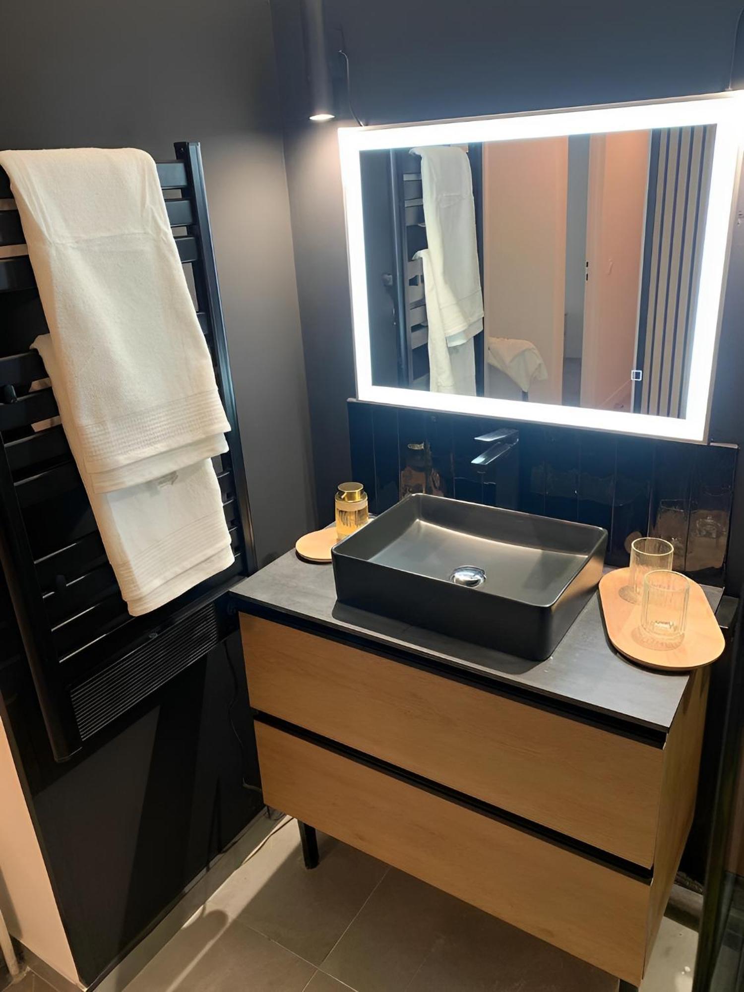 Magnifique Appartement, 3 Min De Paris Levallois-Perret Eksteriør bilde